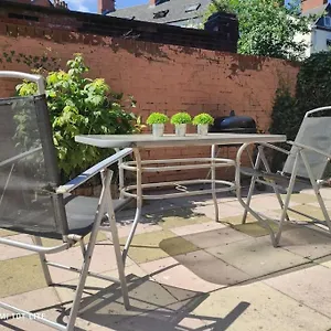 location-2-bed-city-centre-with-free-parking.belfasthotelsireland.com/