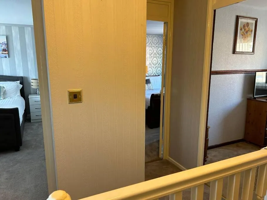 Central Aster House, 3 Bedrooms, Parking Nottingham Holiday home
