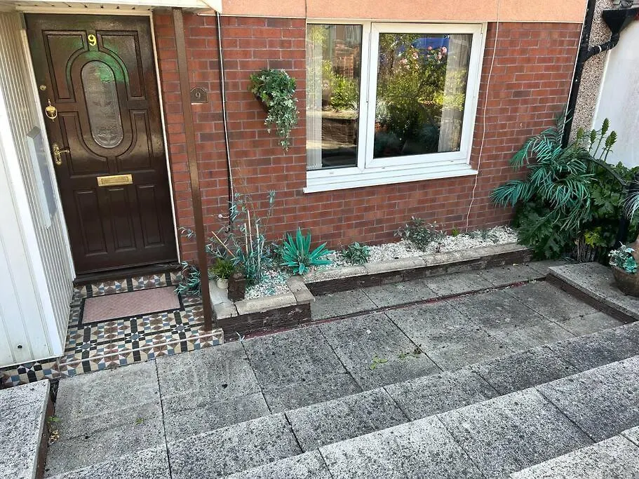 Central Aster House, 3 Bedrooms, Parking Nottingham