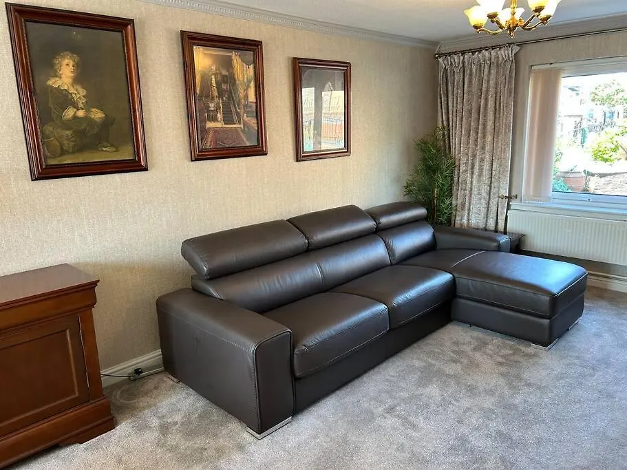 Central Aster House, 3 Bedrooms, Parking Nottingham 0*,  United Kingdom